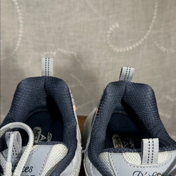 Sketchers Air Cooled memory foam almost NEW sneakers - Picture 10 of 14